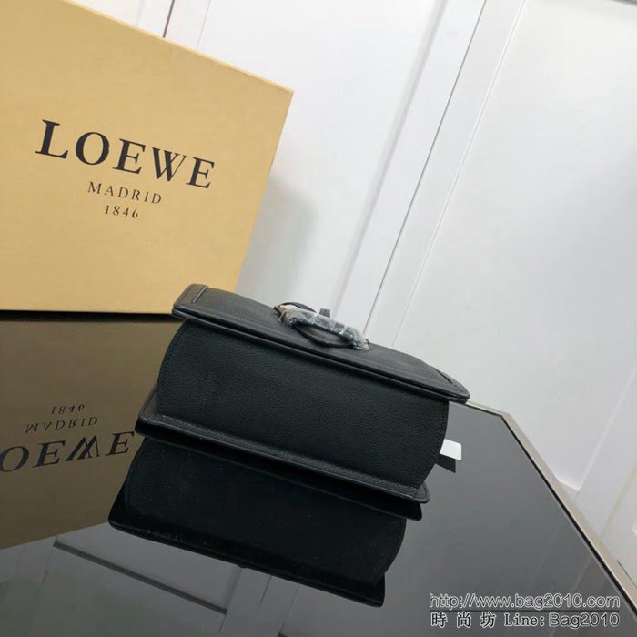 LOEWE羅意威 Barcelona 荔枝紋三角包 小牛皮肩背斜挎包 雜誌爆款 0158荔枝紋  jdl1218